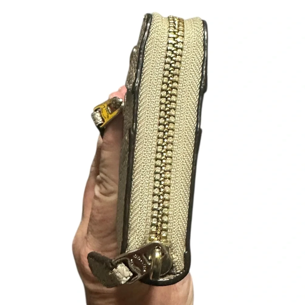 Coach closure design embossed